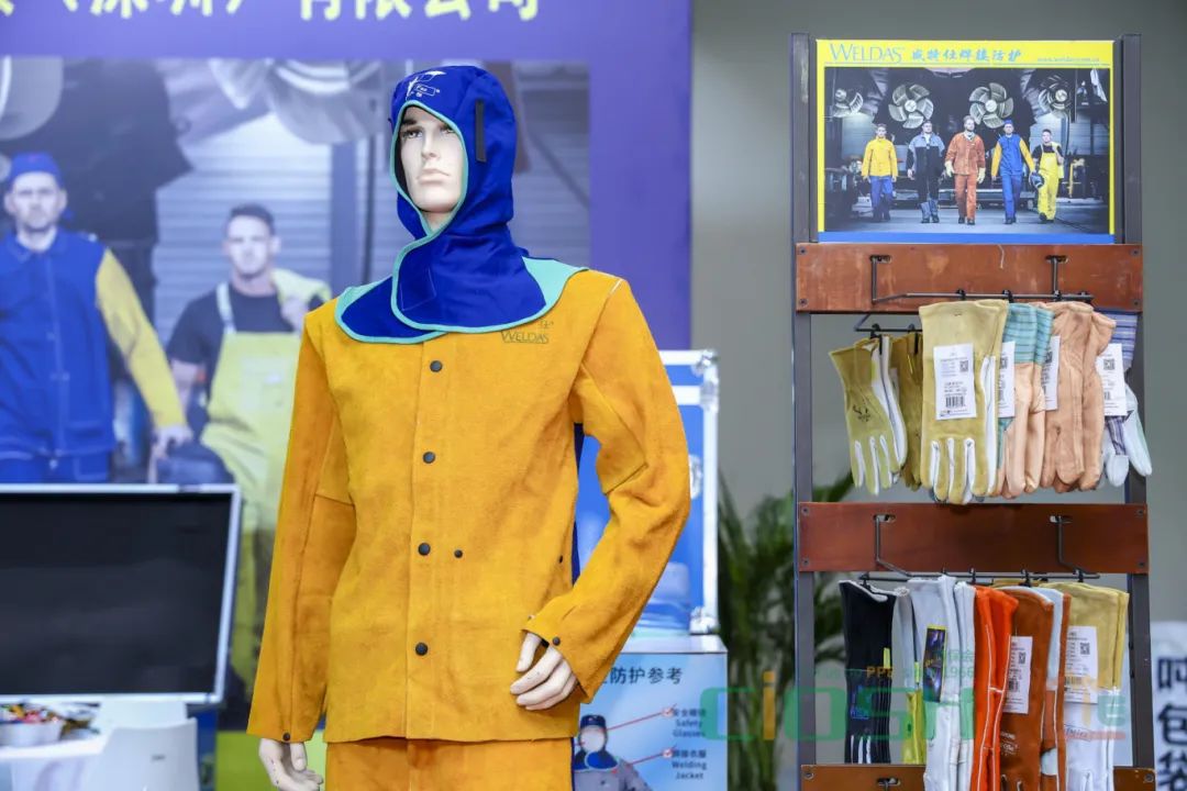 冬天劳保工作服怎么穿